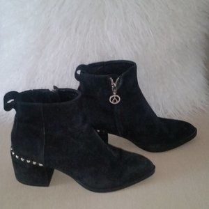 Wishbone Collection black suede booties EUC